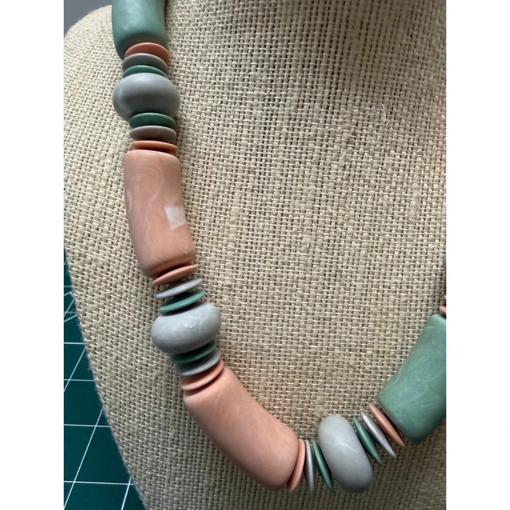 Vintage Pastel Chunky Bead Necklace Earring Set Peach Mint‎ Grey Marbled Resin